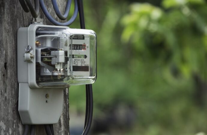 Nowoczesne rozwiązania w kwestii przyłącza elektrycznego w domu jednorodzinnym