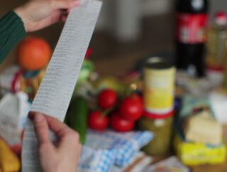 Jak oszczędnie robić zakupy bez zbędnych wydatków – porady dla wszystkich